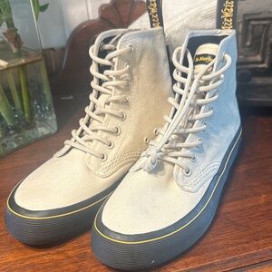 ✔️ #46 Brand new Dr Martens canvas sneakers size 6